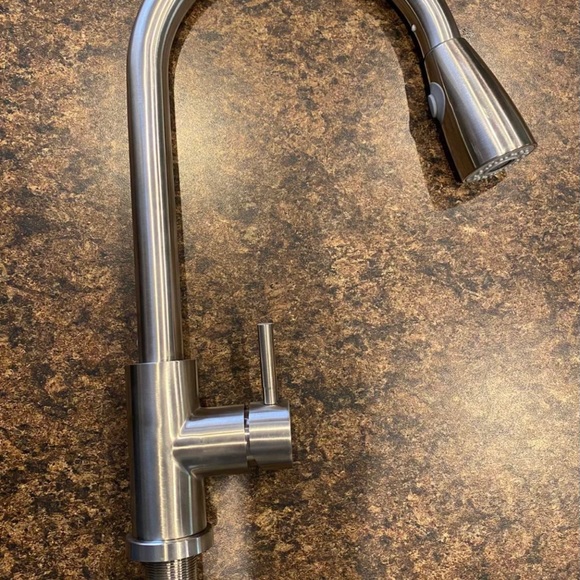 Kitchen faucet new - Picture 2 of 3